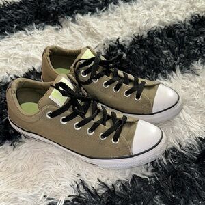 Converse Olive Green Canvas Sneakers with Black Laces, Junior’s 6 (Women’s 8)